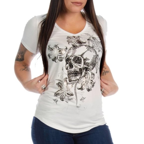 New Ivory V-Neck Skull Tee Surrounded by Lilies Embellished by Rhinestones - Picture 1 of 3